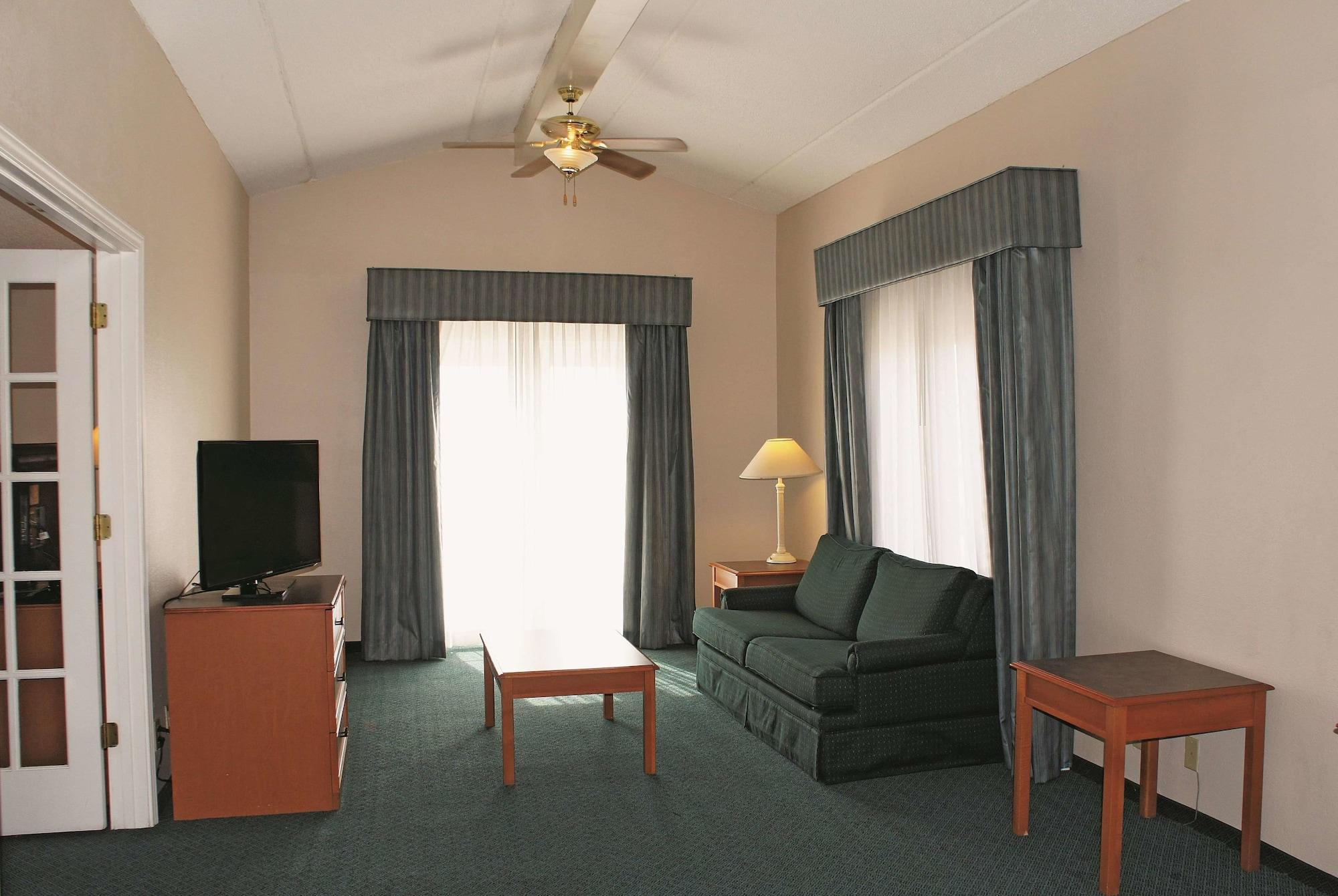 La Quinta Inn By Wyndham Clute Lake Jackson Zewnętrze zdjęcie