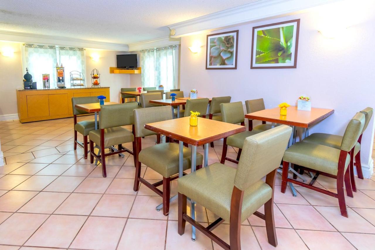 La Quinta Inn By Wyndham Clute Lake Jackson Zewnętrze zdjęcie